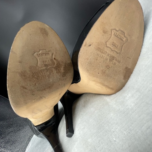 Stuart Weitzman Women’s 5.5 Black Peep-Toe Heels Patent Leather Made In Spain - Picture 7 of 8